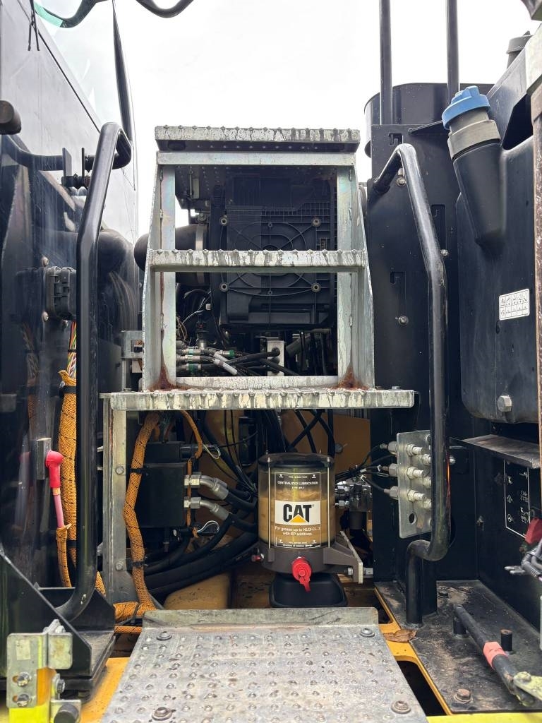 CAT M 320 F