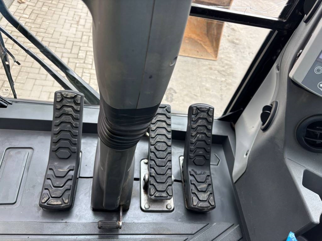 CAT M 320 F