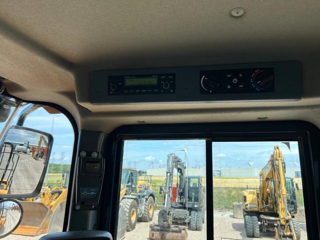 Hyundai HL 970