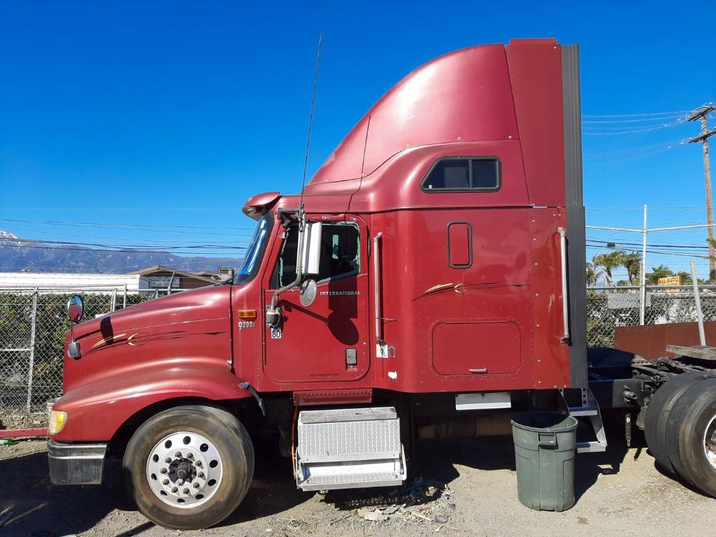 International 9200 i