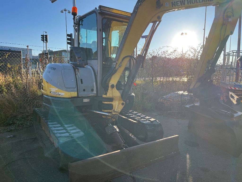 New Holland E 50 B SR