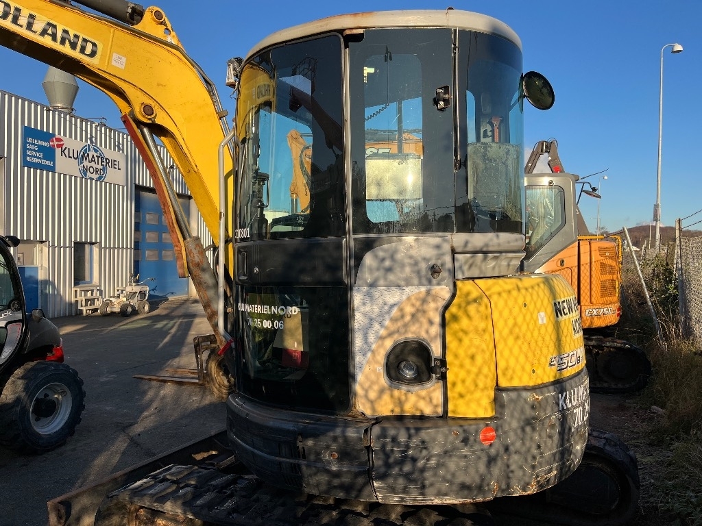 New Holland E 50 B SR