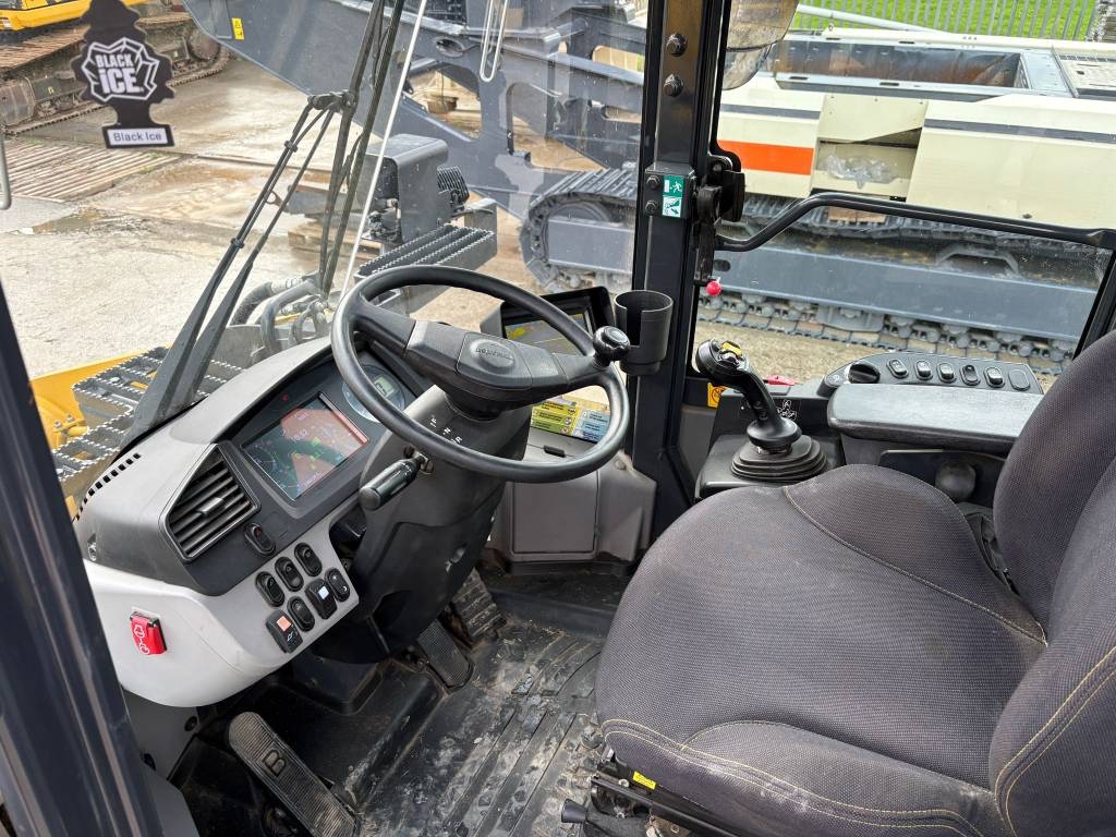 Komatsu WA320-8