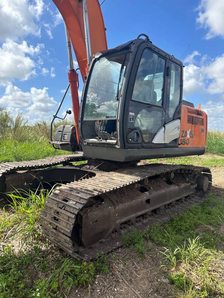 Hitachi Used Trackhoes & Excavators For Sale | Ritchie List