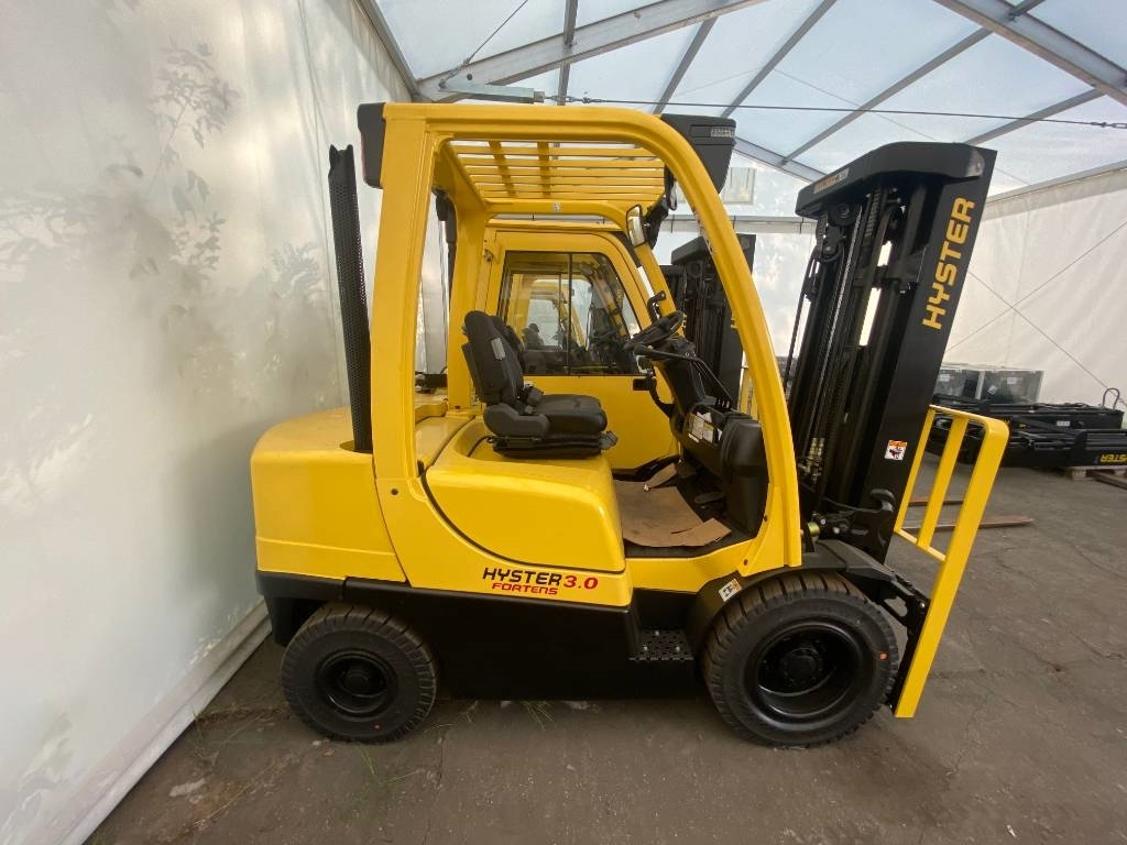 Hyster H 3.00 FT Diesel counterbalance Forklifts Material Handling