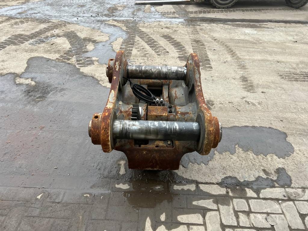 Volvo EC 480 E L coupler + bucket