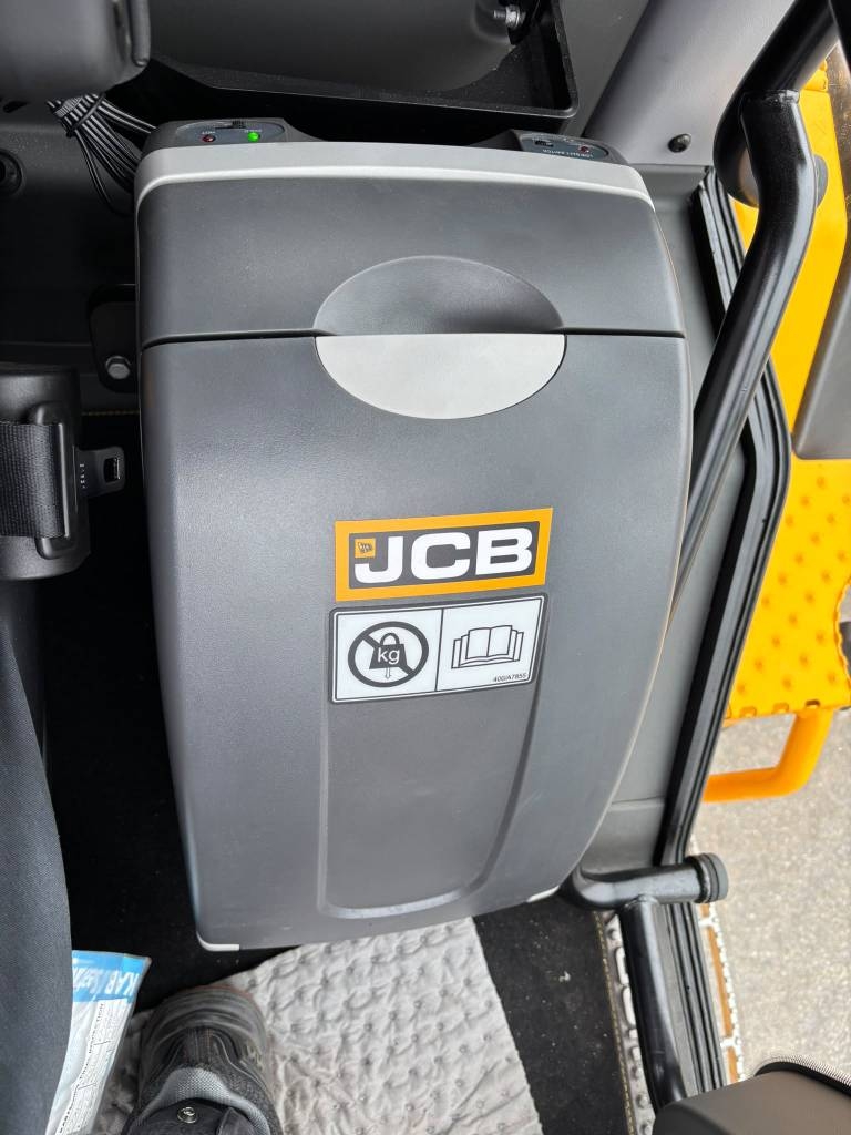 jcb-413k-nordic-edition-u-aura,876206a3