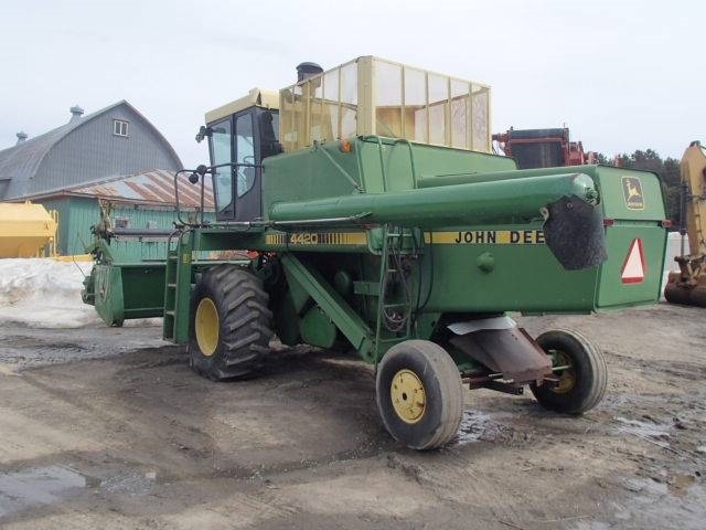 John Deere 4420