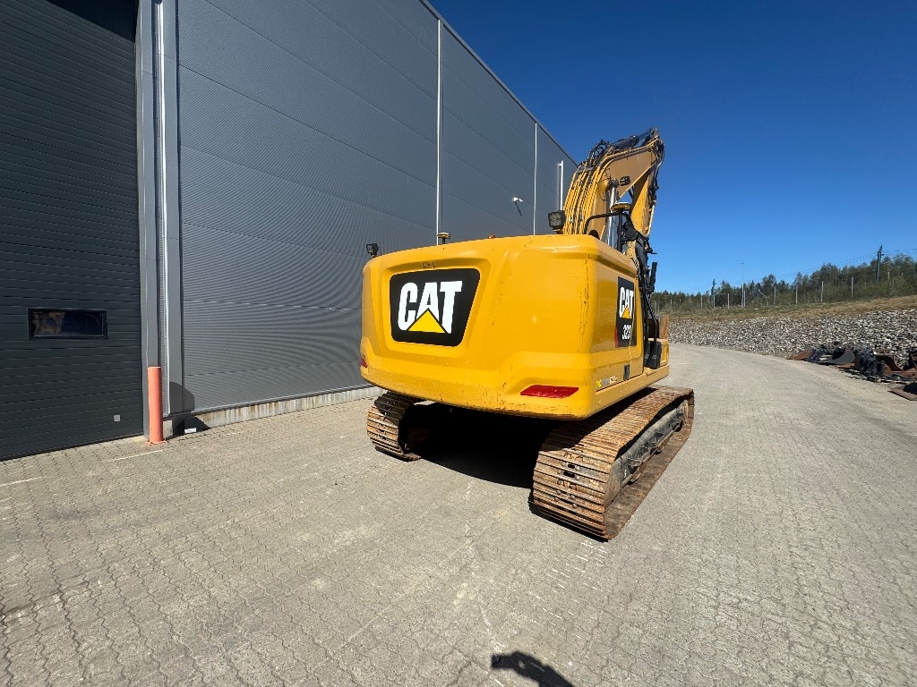 CAT 323 – bilde 3