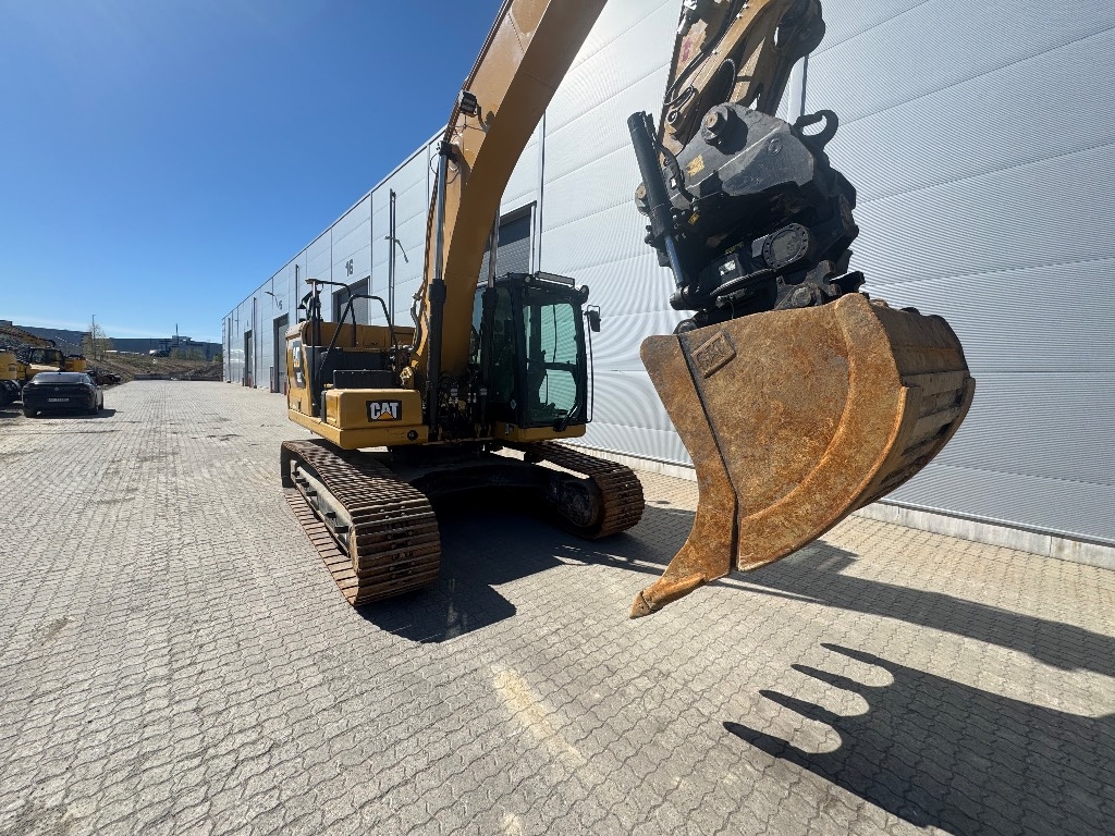 CAT 323 – bilde 6