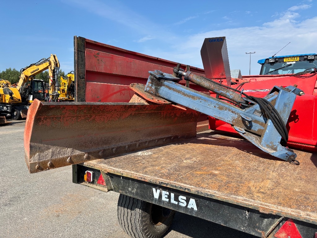 new-holland-ts-90-myyty-sold,605e3e07