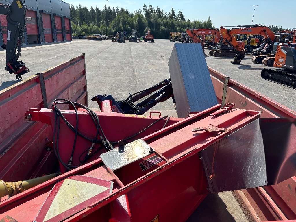 new-holland-ts-90-myyty-sold,e3574462