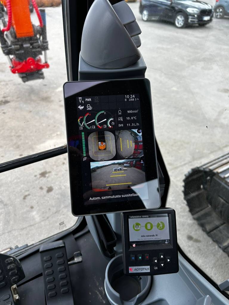 hitachi-zx225uslc-7-pyorittaja,75616433