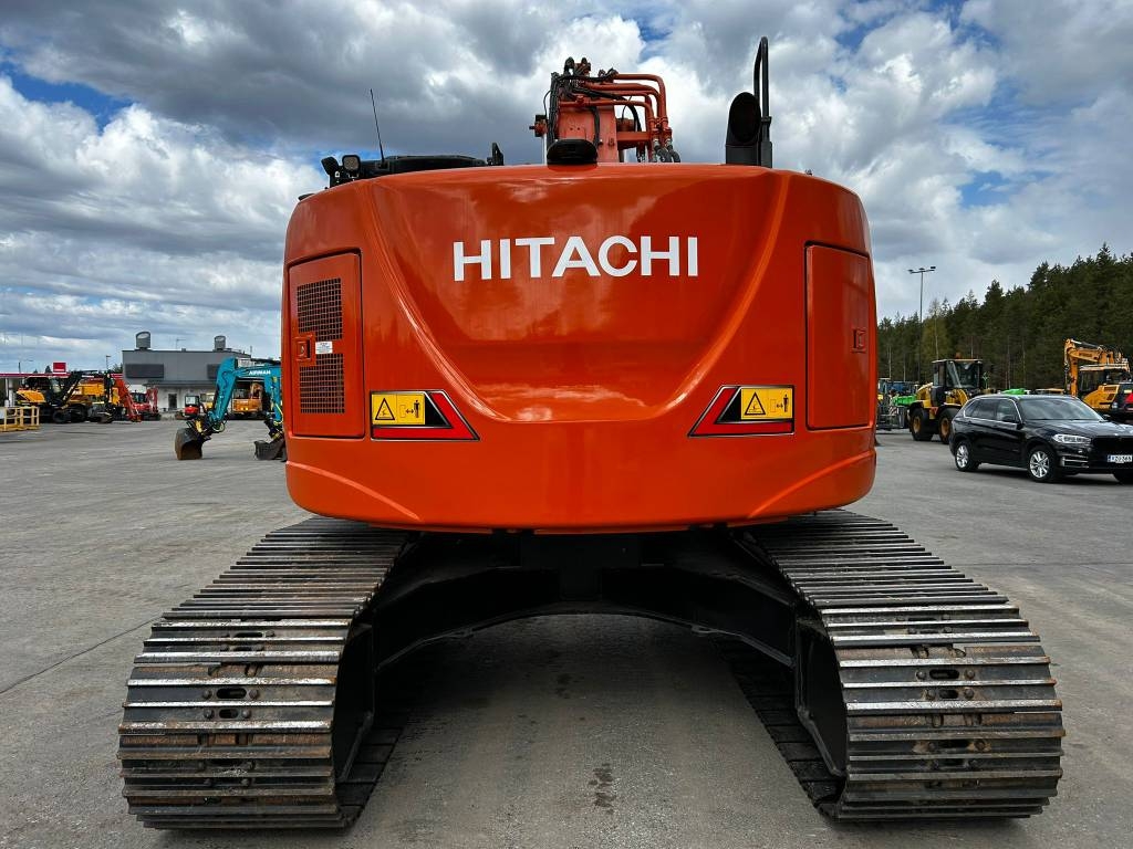 hitachi-zx225uslc-7-pyorittaja,d42c561a
