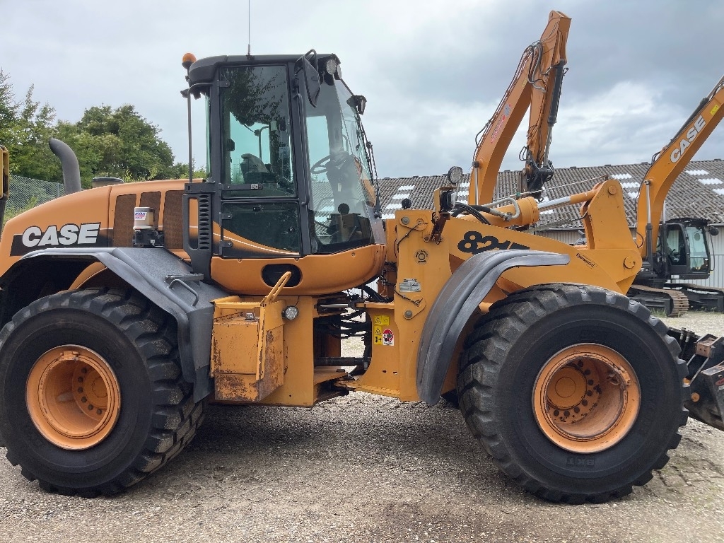 CASE 821 E