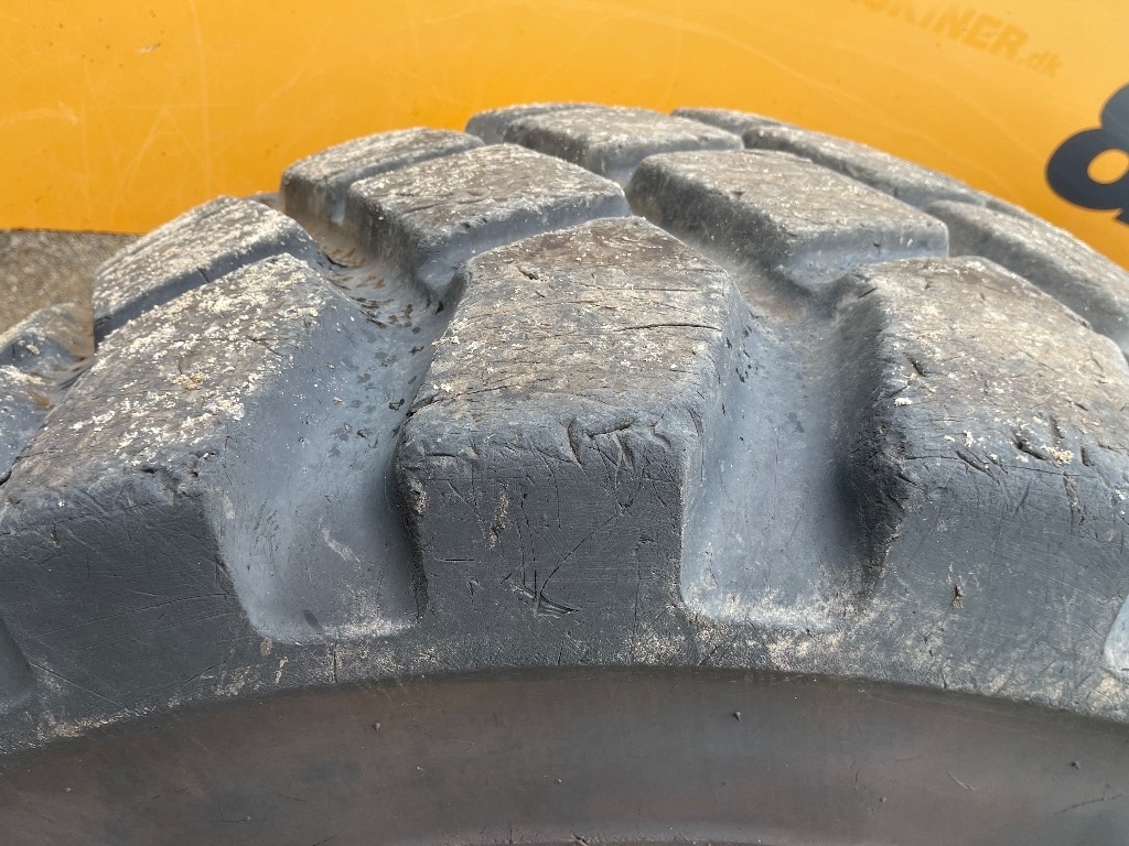 CASE 821 E