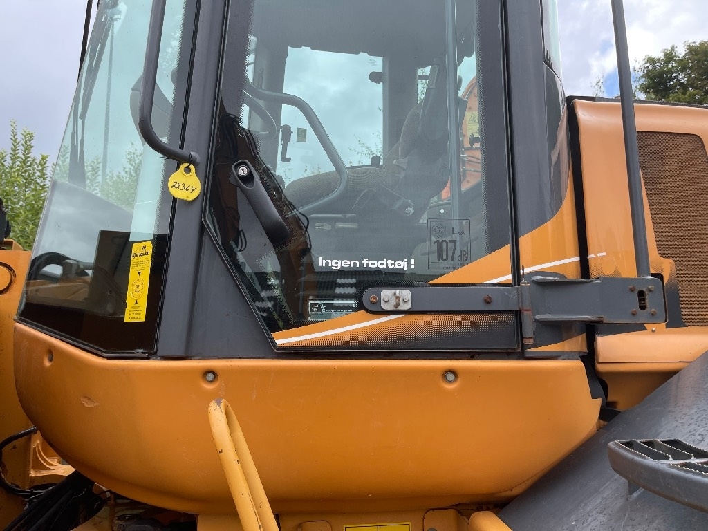 CASE 821 E