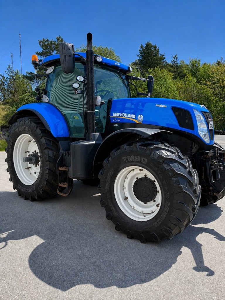 New Holland T 7.220 AC
