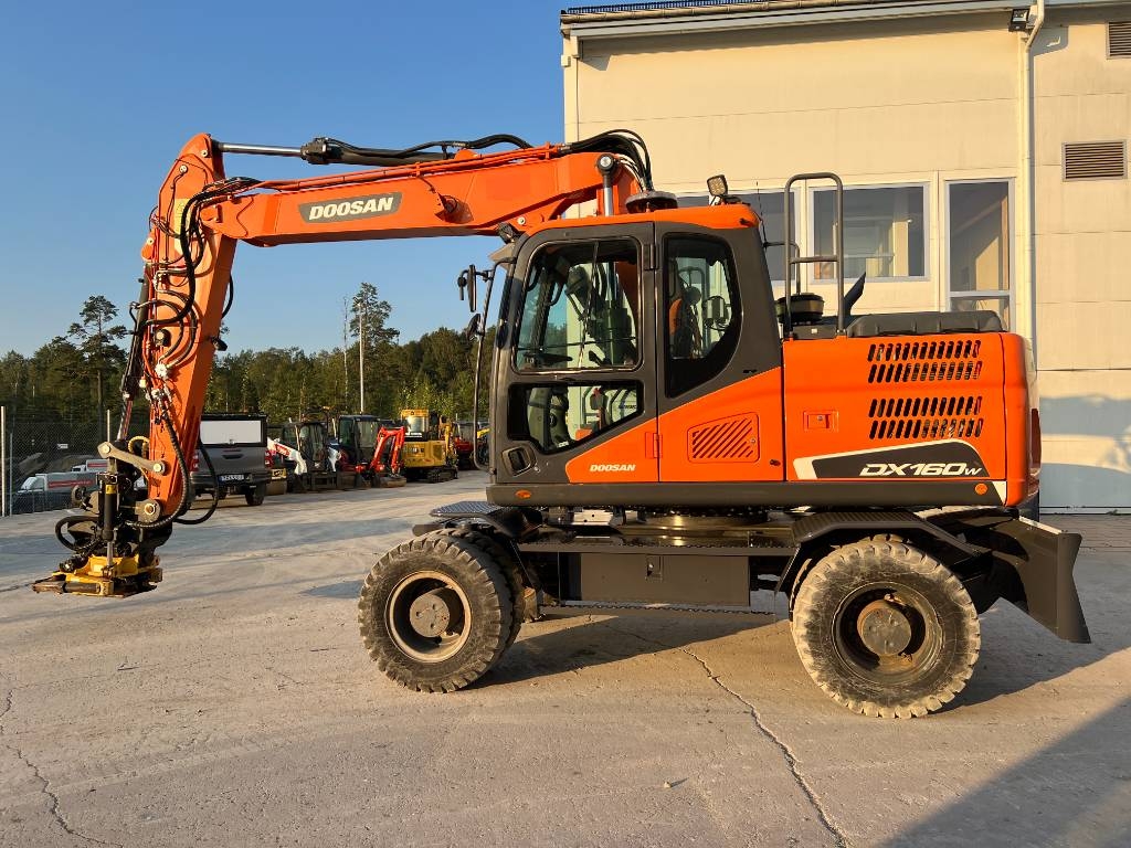 Hjulgrävare Doosan DX160W-5