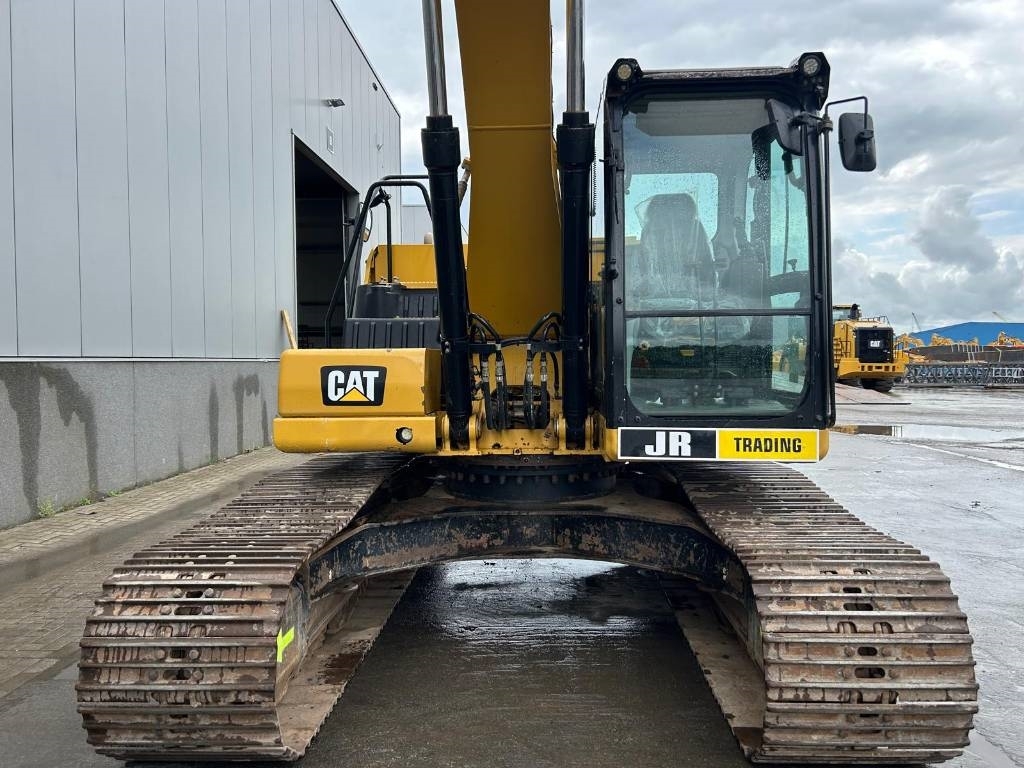 CAT 320