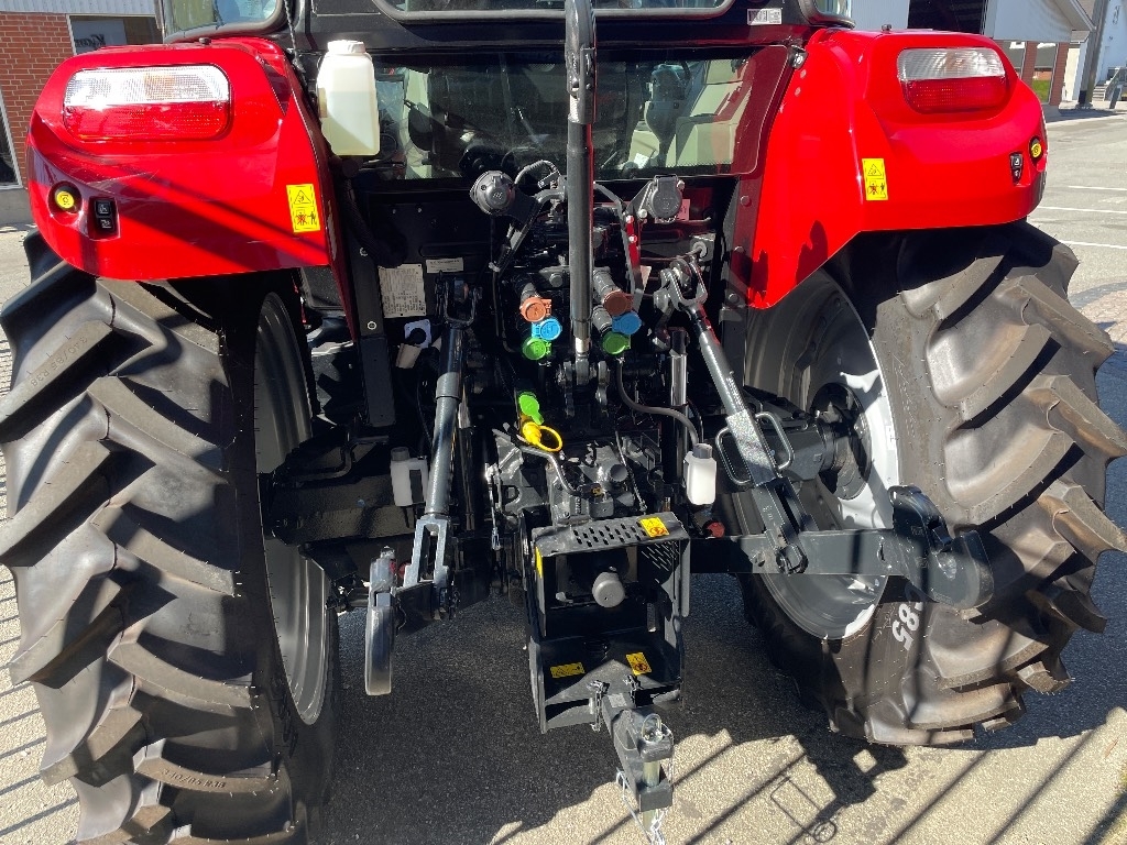 Case IH Farmall 100 C med Ålø Q4 frontlæsser