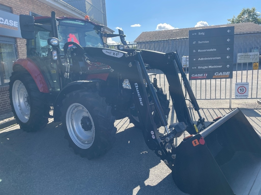 Case IH Farmall 100 C med Ålø Q4 frontlæsser