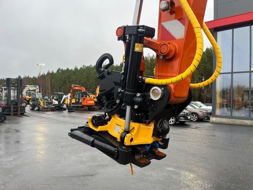 Hitachi ZX 135 W-7 / Engcon, Rasvari, ym. Ex-Demo - Wheeled