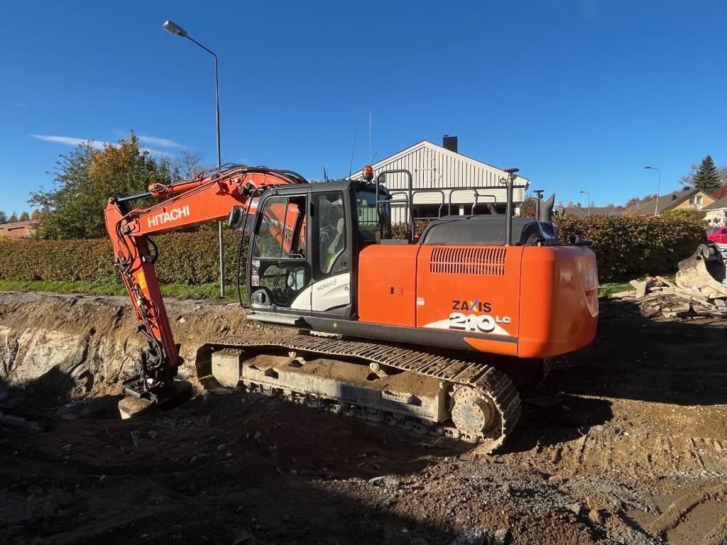 Hitachi ZX210LC-6, Bandgrävare, Entreprenad