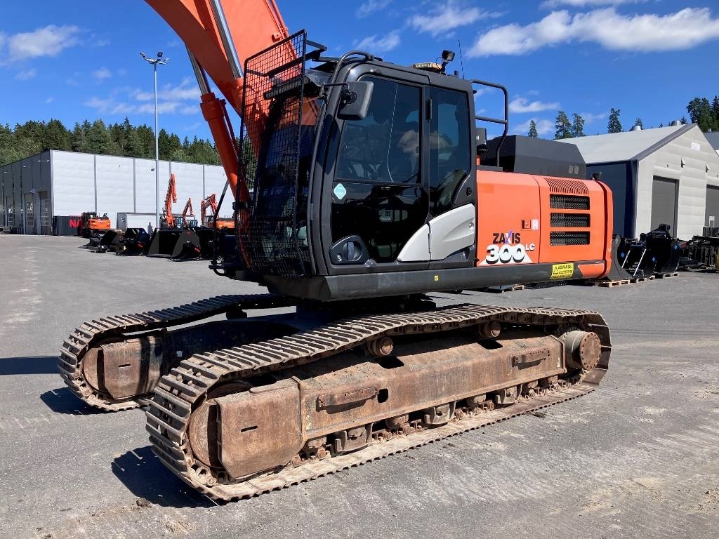 Hitachi ZX 300 LC-6 - Crawler excavators - Construction