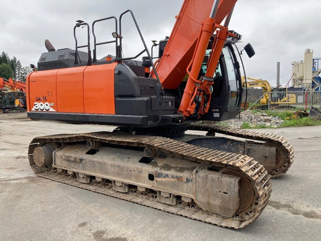 Hitachi ZX 300 LC-6 - Crawler excavators - Construction