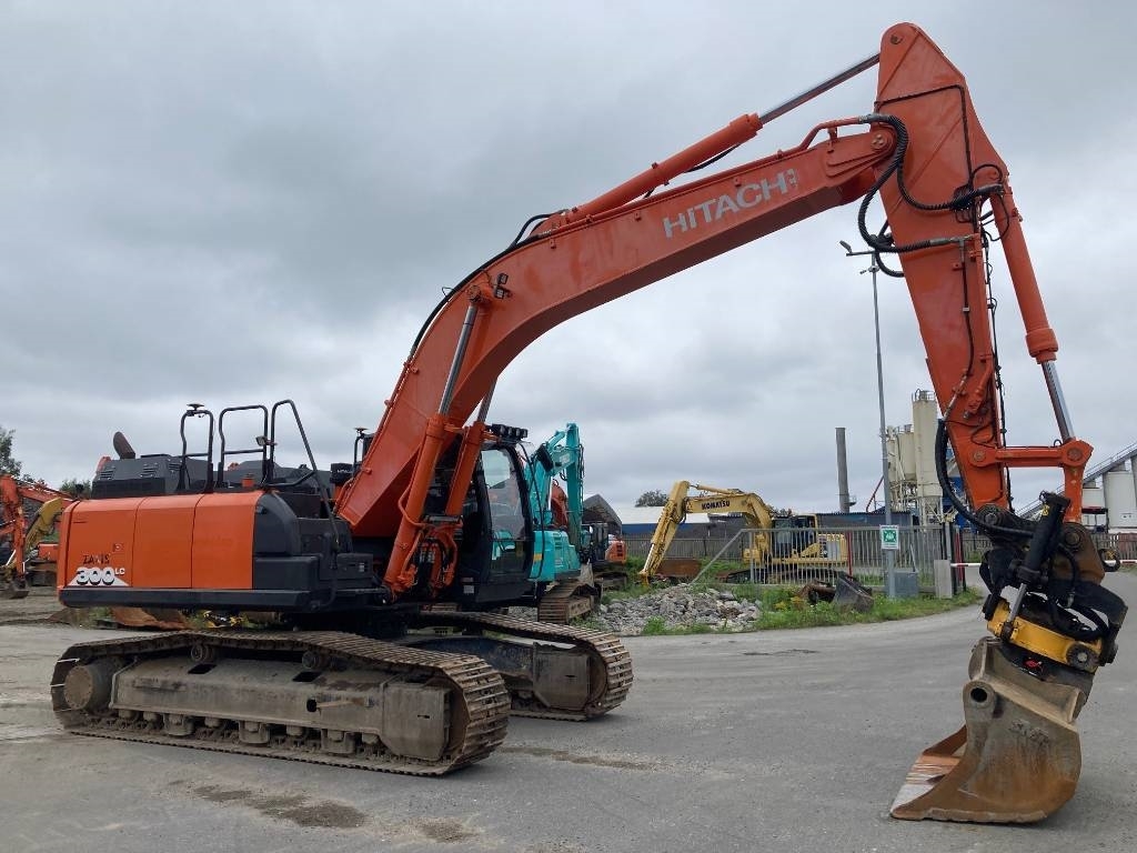 ？？？ Hitachi ZX 300 LC-6 - Crawler excavators - Construction