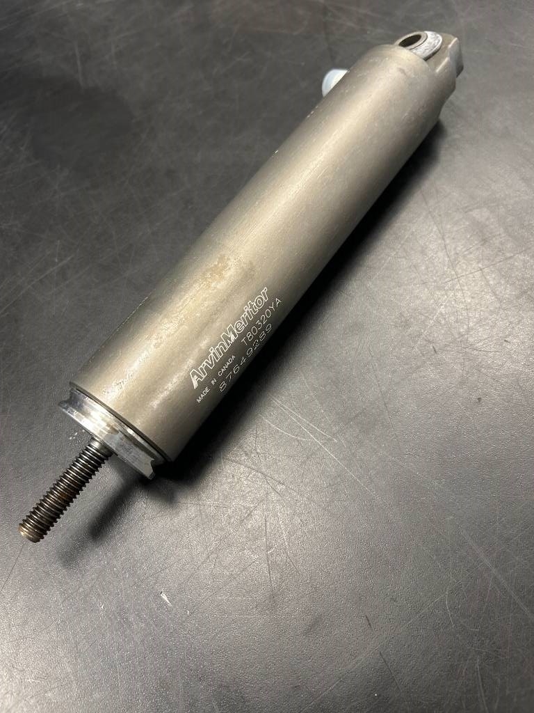 CNH Hydraulik Cylinder for bremser
