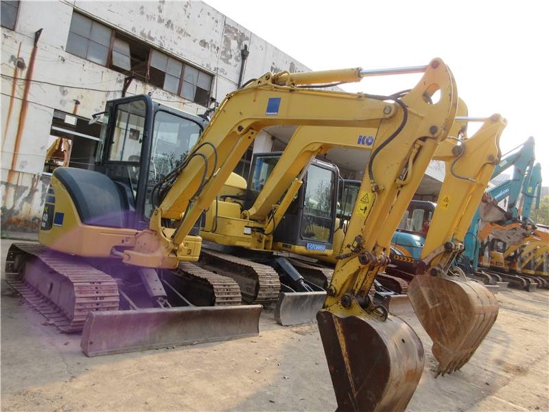 15 Komatsu Pc40 P E
