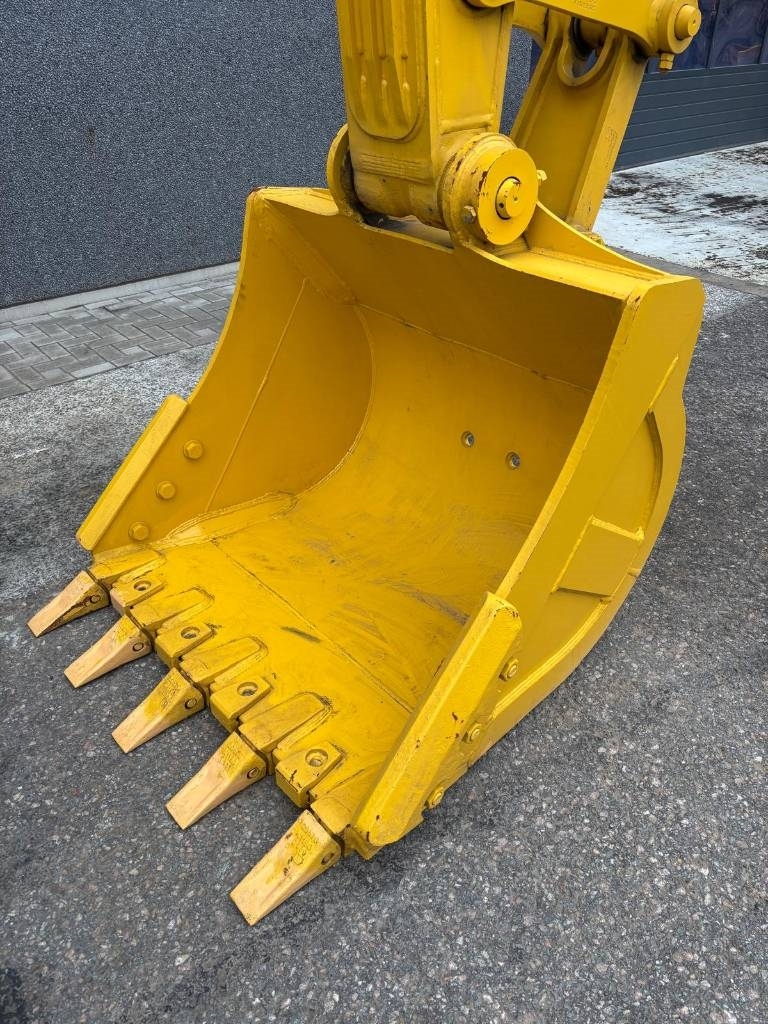 Komatsu PC 210-10M0