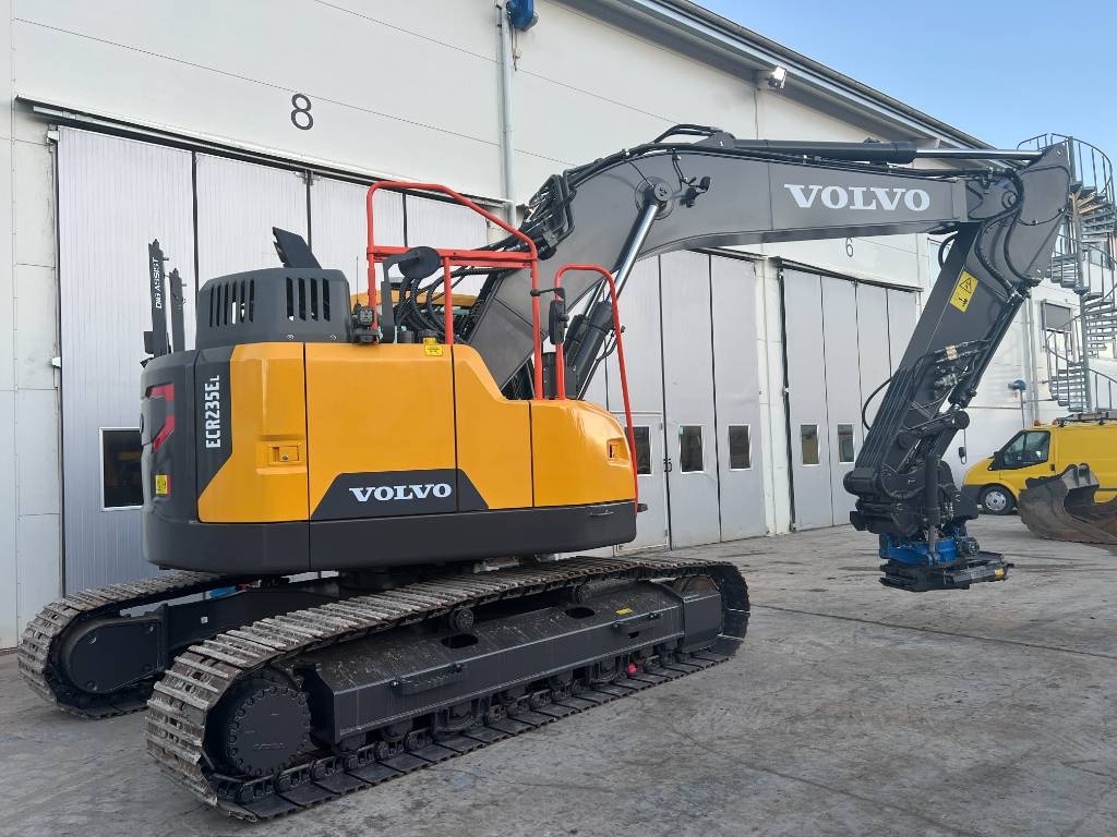 Bandgrävare Volvo ECR 235 E