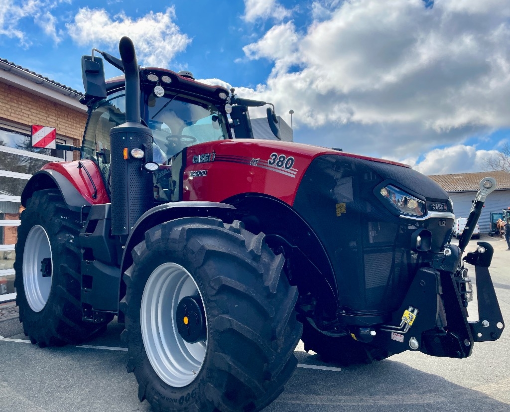 Case IH Magnum 380 CVXDrive
