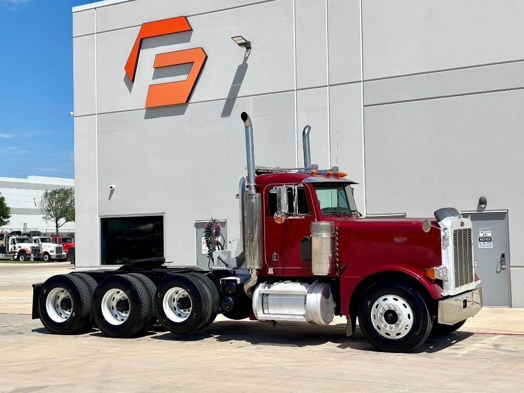 送料込み PETERBILT MODEL 379 トラクター・トレーラーセット Amazon | ミニカー 1/32 NEWRAY Peterbilt Model 379 トレーラー