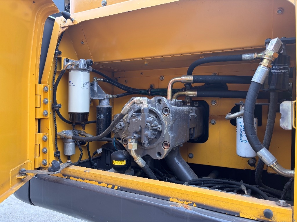 volvo-ec-300-d-uusi-alakerta-3,50284fbf