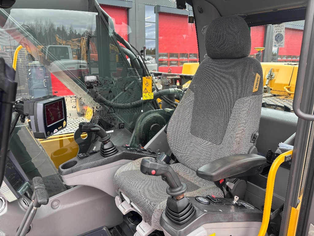 volvo-ec-300-d-uusi-alakerta-3,524c83d7