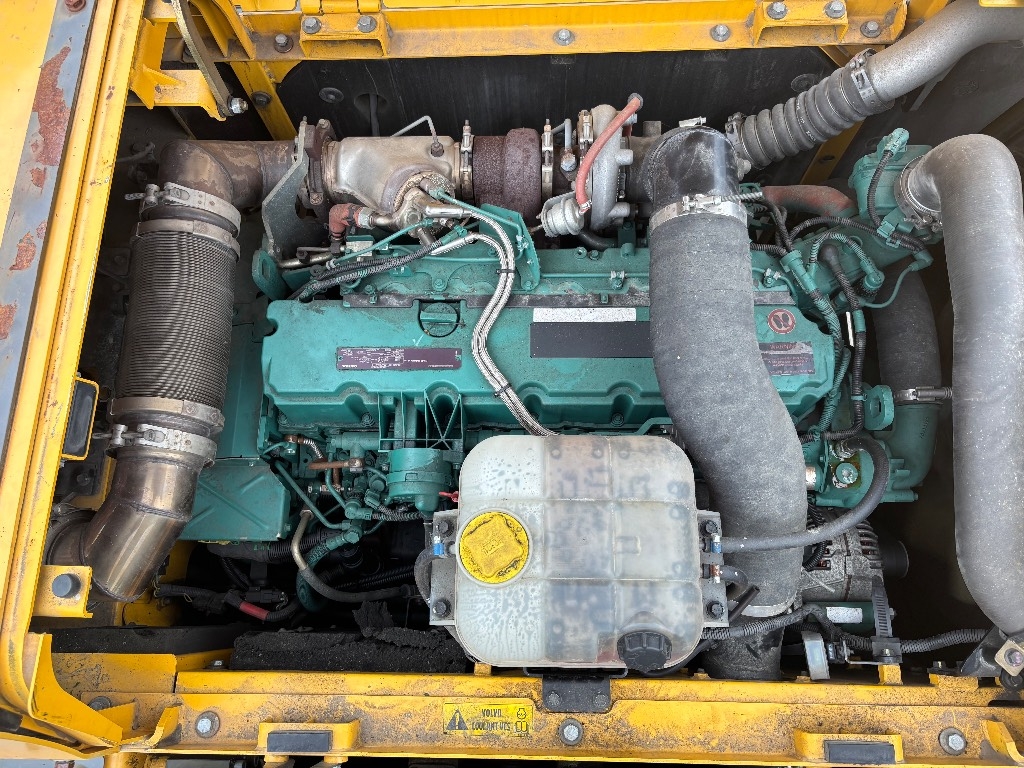 volvo-ec-300-d-uusi-alakerta-3,fbc1bf45