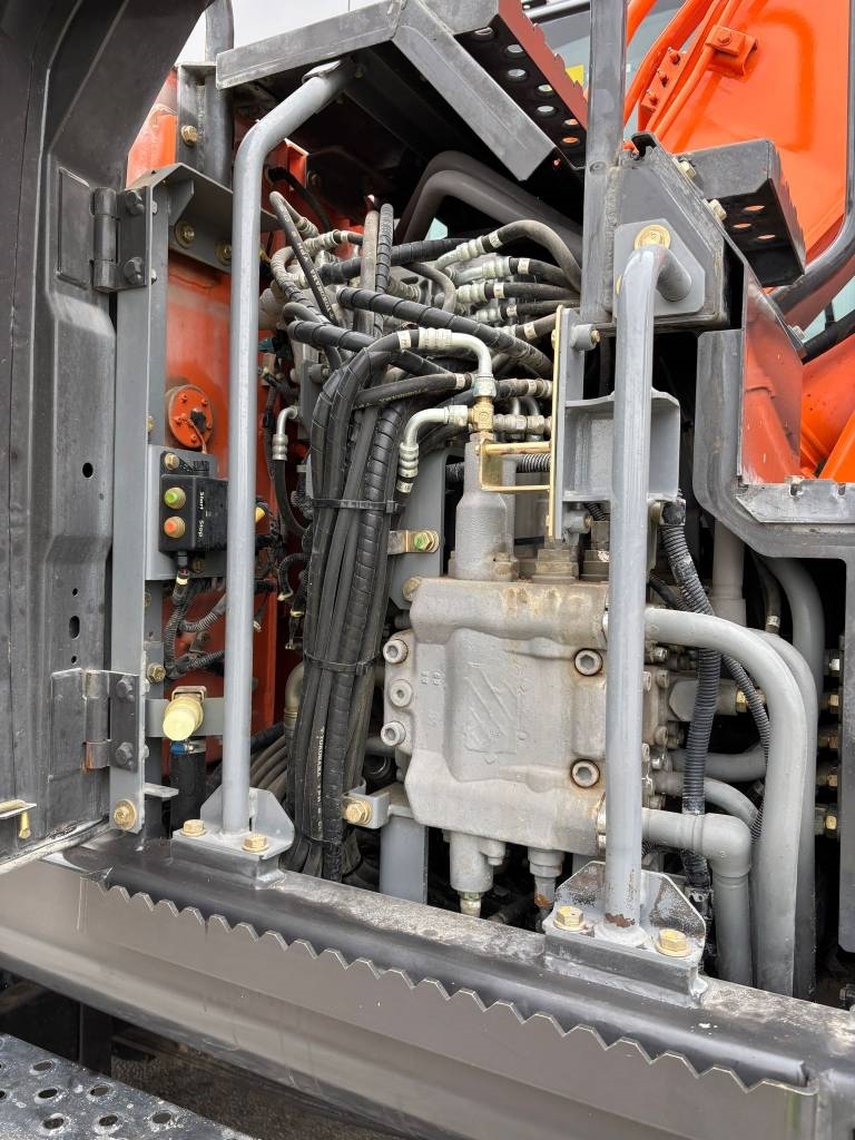 Hitachi ZX 140 W-5B