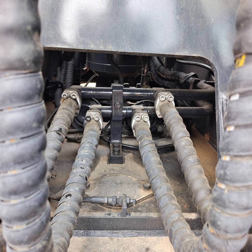 2023 Hyundai 220LC-9S-44388514