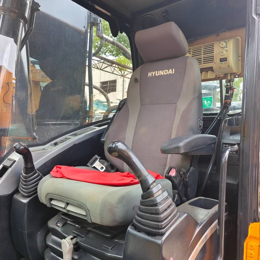 2023 Hyundai 220LC-9S-44388515