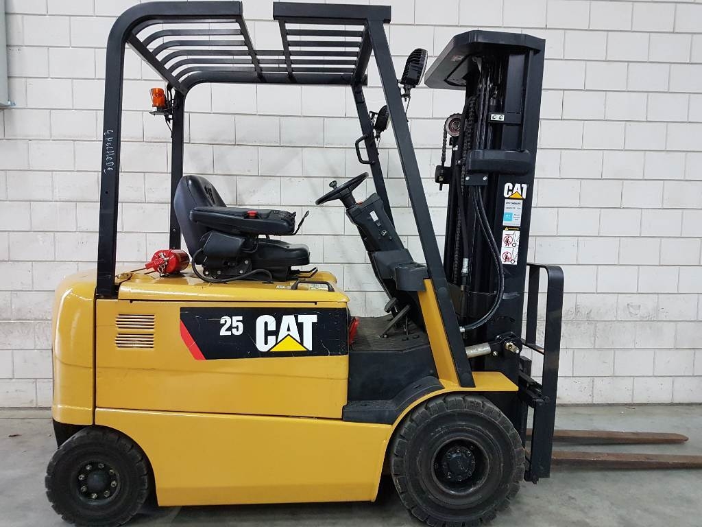 Caterpillar EP25KPAC Electric forklift trucks Material Handling
