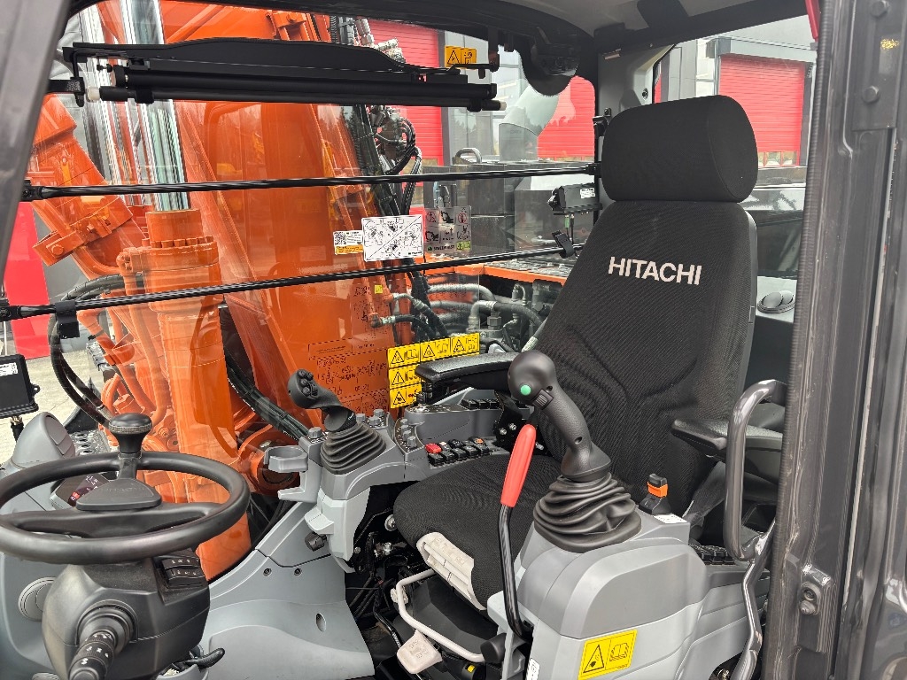 hitachi-zx-135-w-7-pyorittaja,07419205