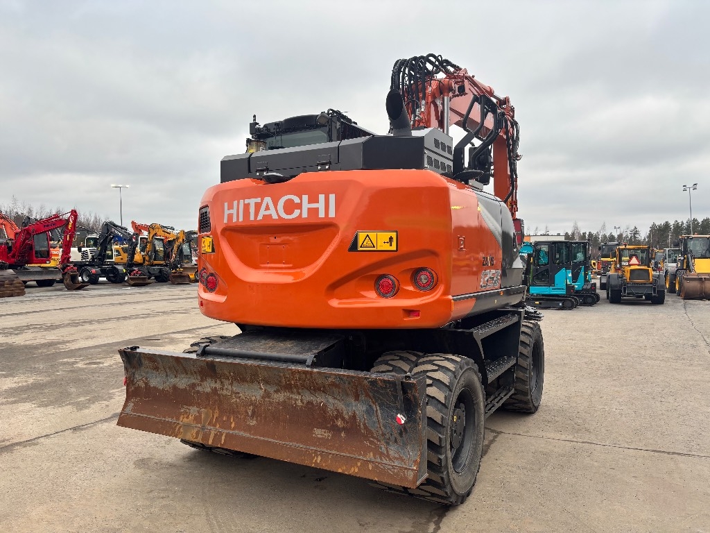 hitachi-zx-135-w-7-pyorittaja,09035cc8
