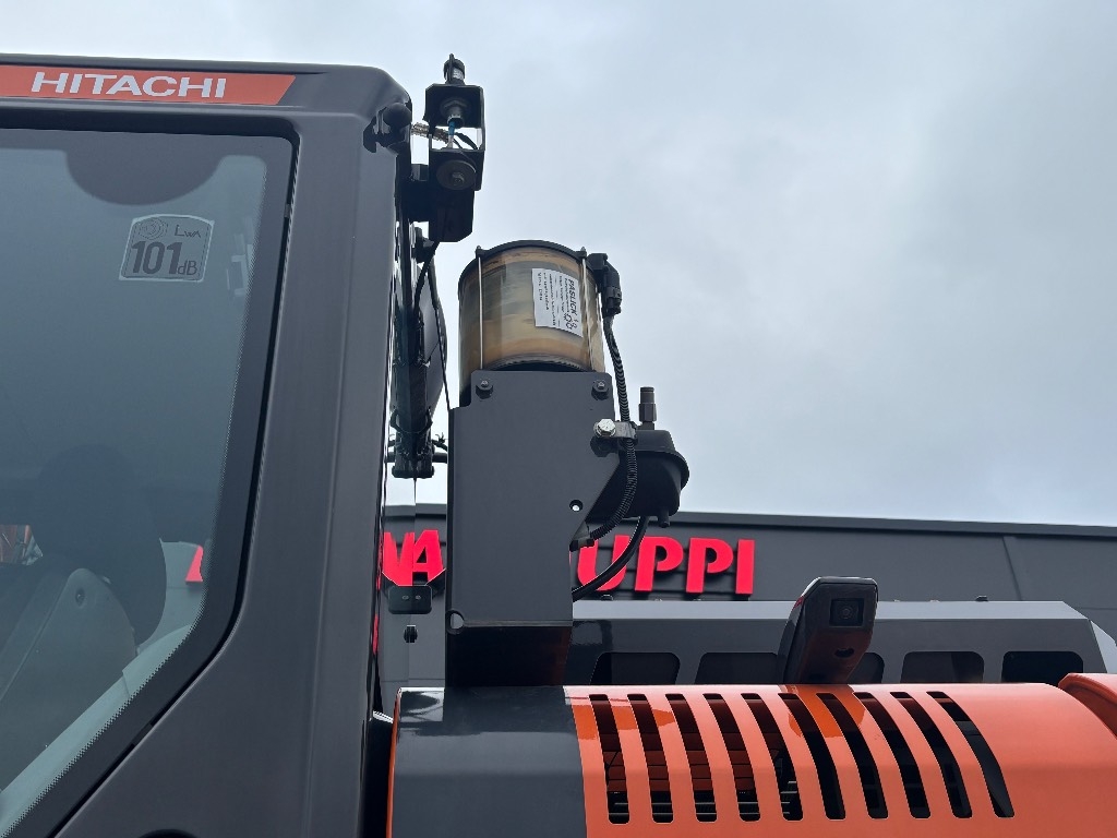 hitachi-zx-135-w-7-pyorittaja,bdaab17d