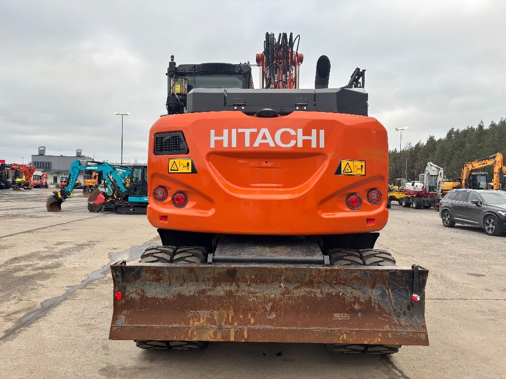 hitachi-zx-135-w-7-pyorittaja,d0ae3cdf