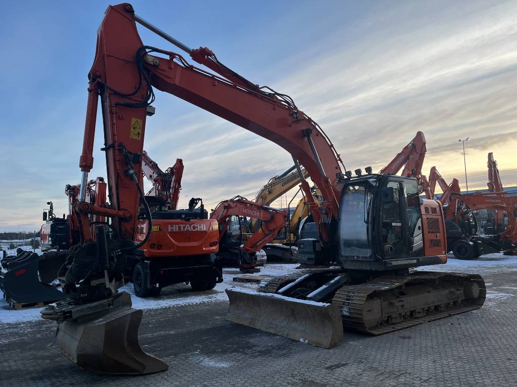 Hitachi ZX225USLC-5 BL, Bandgrävare, Entreprenad