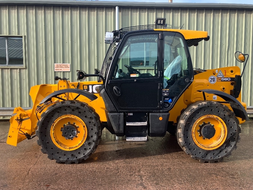 jcb-560-80-wastemaster-telescopic-handlers-construction-gunn-jcb